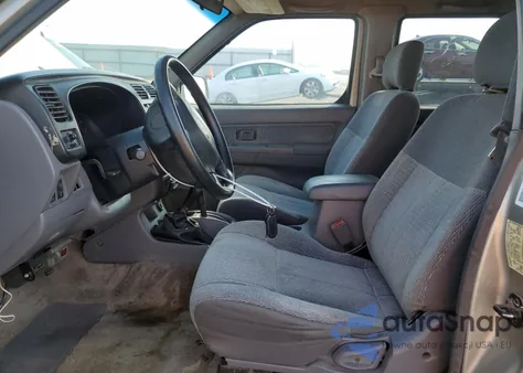 2000 Nissan Frontier Crew Cab Xe z USA, uszkodzony, nr VIN 1N6ED27Y8YC382657